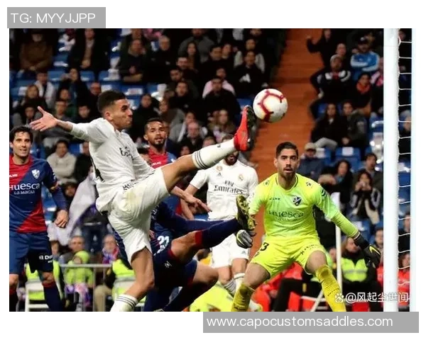 足球明星被狂热粉丝追逐险遭意外事件引发广泛关注与讨论