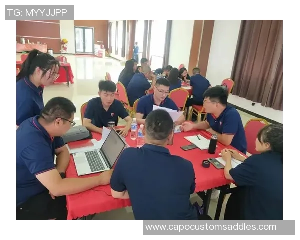 重庆足球队与西安足球队赛后复盘团队协作分析与反思